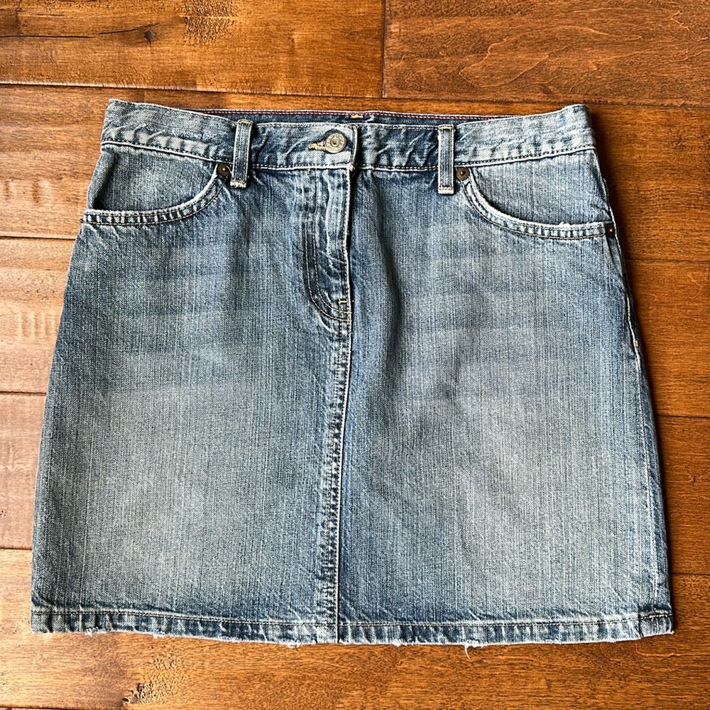 J. Crew Women’s denim mini skirt - size 4